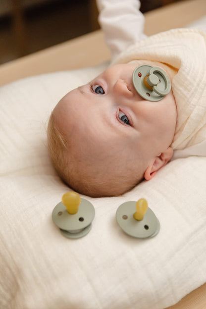 BIBS Colour Schnuller 2er-Pack, BPA-frei, Kirschform Nippel. Naturkautschuk/Latex, Hergestellt in Dänemark. Größe 1 | 0+ Monate | 2-Pack, Baby Blue/Baby Blue